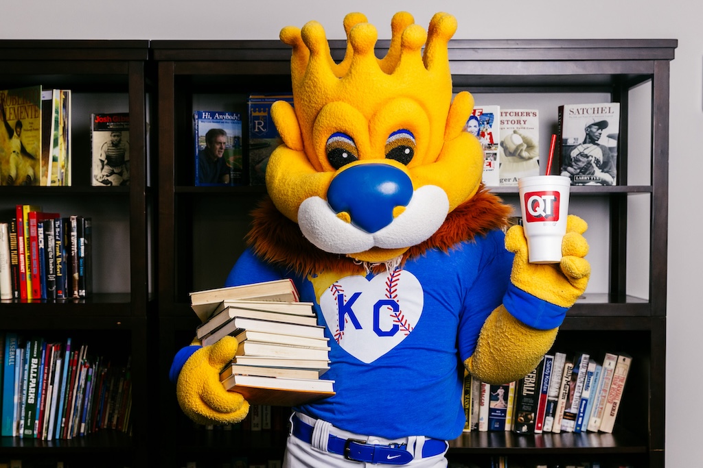 Charlie Hustle Launches Communi-TEE with the Royals Literacy League